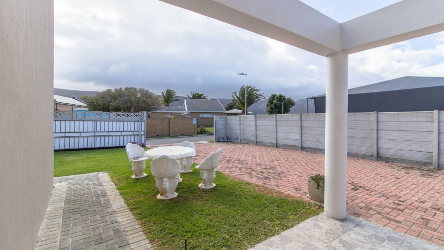 3 Bedroom Property for Sale in Franskraal Western Cape
